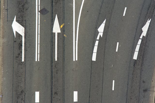 Rozdroże. Brak zabezpieczenia majątku na wypadek rozwodu może drogo kosztować i spowodować rozłam firmy. Doświadczony adwokat w obsłudze przedsiębiorców Rzeszów