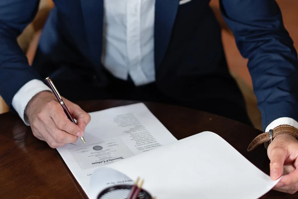 =wybór skutecznego adwokata w Rzeszowie – analiza dokumentów i strategii prawnej