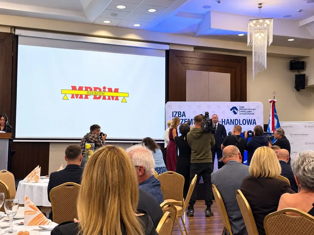 Uczestnicy 24. Gali Wiarygodnych Firm i Liderów Województwa Podkarpackiego podczas prezentacji firmy